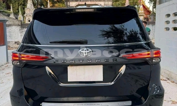 Acheter Occasion Voiture Toyota Fortuner Noir à Luang Prabang, Louangphabang Province Acheter Occasion Voiture Toyota Fortuner Noir à Luang Prabang, Louangphabang Province