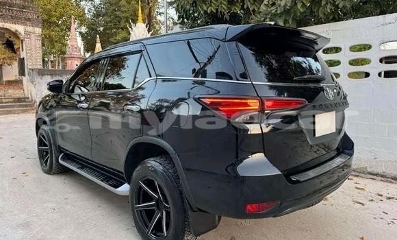 Acheter Occasion Voiture Toyota Fortuner Noir à Luang Prabang, Louangphabang Province Acheter Occasion Voiture Toyota Fortuner Noir à Luang Prabang, Louangphabang Province