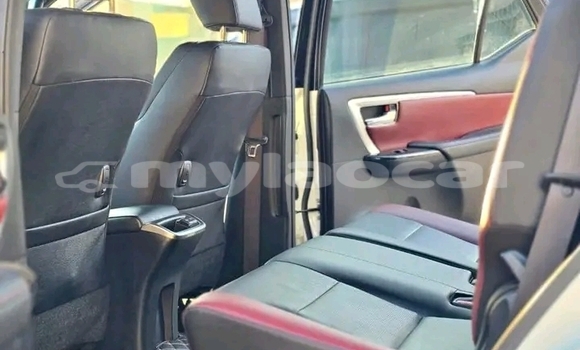 Acheter Occasion Voiture Toyota Fortuner Blanc à Luang Prabang, Louangphabang Province Acheter Occasion Voiture Toyota Fortuner Blanc à Luang Prabang, Louangphabang Province