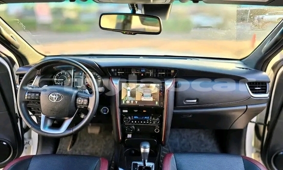 Acheter Occasion Voiture Toyota Fortuner Blanc à Luang Prabang, Louangphabang Province Acheter Occasion Voiture Toyota Fortuner Blanc à Luang Prabang, Louangphabang Province