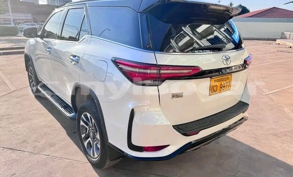 Acheter Occasion Voiture Toyota Fortuner Blanc à Luang Prabang, Louangphabang Province Acheter Occasion Voiture Toyota Fortuner Blanc à Luang Prabang, Louangphabang Province