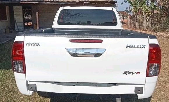 Acheter Occasion Voiture Toyota Hiluxe Revo Blanc à Phonsavan, Xiangkhouang Province Acheter Occasion Voiture Toyota Hiluxe Revo Blanc à Phonsavan, Xiangkhouang Province