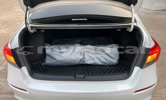 Acheter Occasion Voiture Honda Civic Blanc à Saravan, Salavan Province Acheter Occasion Voiture Honda Civic Blanc à Saravan, Salavan Province