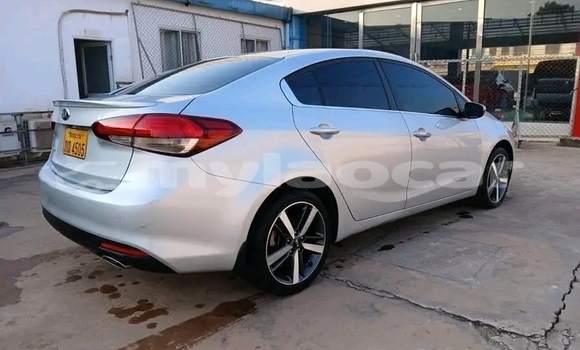 Acheter Occasion Voiture Kia Cerato Blanc à Luang Prabang, Louangphabang Province Acheter Occasion Voiture Kia Cerato Blanc à Luang Prabang, Louangphabang Province