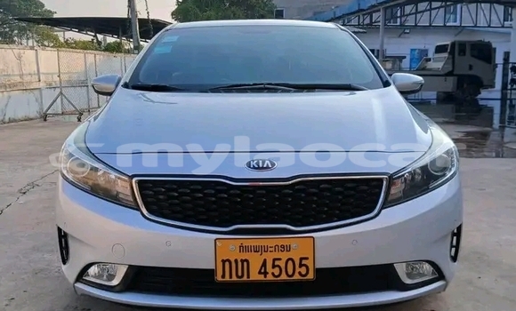 Acheter Occasion Voiture Kia Cerato Blanc à Luang Prabang, Louangphabang Province Acheter Occasion Voiture Kia Cerato Blanc à Luang Prabang, Louangphabang Province
