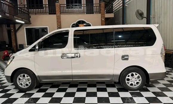 Acheter Occasion Voiture GAC Trumpchi GS8 Blanc à Luang Namtha, Luang Namtha Province Acheter Occasion Voiture GAC Trumpchi GS8 Blanc à Luang Namtha, Luang Namtha Province