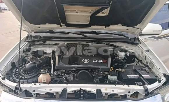 Acheter Occasion Voiture Toyota Fortuner Blanc à Phongsaly, Phôngsali Province Acheter Occasion Voiture Toyota Fortuner Blanc à Phongsaly, Phôngsali Province