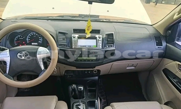 Acheter Occasion Voiture Toyota Fortuner Blanc à Phongsaly, Phôngsali Province Acheter Occasion Voiture Toyota Fortuner Blanc à Phongsaly, Phôngsali Province