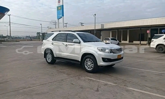 Acheter Occasion Voiture Toyota Fortuner Blanc à Phongsaly, Phôngsali Province Acheter Occasion Voiture Toyota Fortuner Blanc à Phongsaly, Phôngsali Province