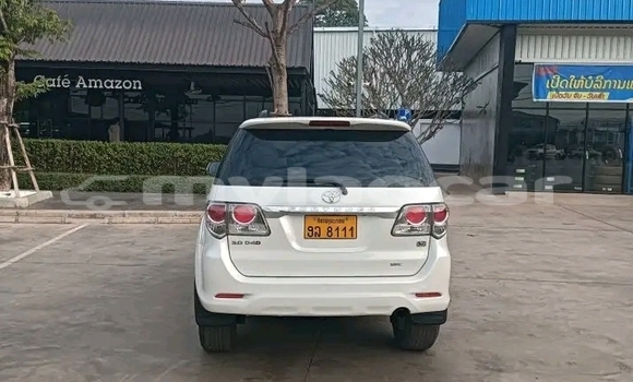 Acheter Occasion Voiture Toyota Fortuner Blanc à Phongsaly, Phôngsali Province Acheter Occasion Voiture Toyota Fortuner Blanc à Phongsaly, Phôngsali Province