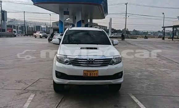Acheter Occasion Voiture Toyota Fortuner Blanc à Phongsaly, Phôngsali Province Acheter Occasion Voiture Toyota Fortuner Blanc à Phongsaly, Phôngsali Province