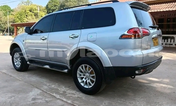 Acheter Occasion Voiture Mitsubishi Pajero iO Autre à Luang Namtha, Luang Namtha Province Acheter Occasion Voiture Mitsubishi Pajero iO Autre à Luang Namtha, Luang Namtha Province