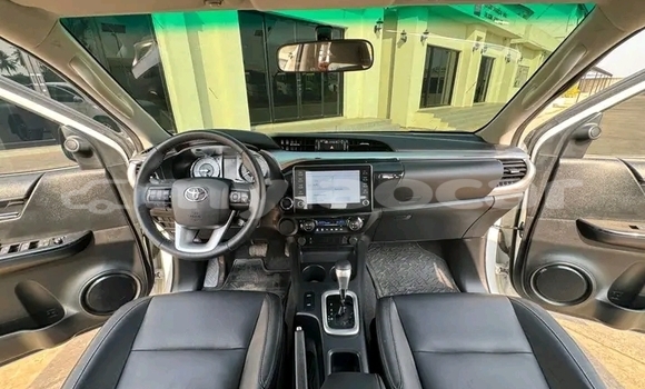 Acheter Occasion Voiture Toyota Hiluxe Revo Blanc à Luang Prabang, Louangphabang Province Acheter Occasion Voiture Toyota Hiluxe Revo Blanc à Luang Prabang, Louangphabang Province