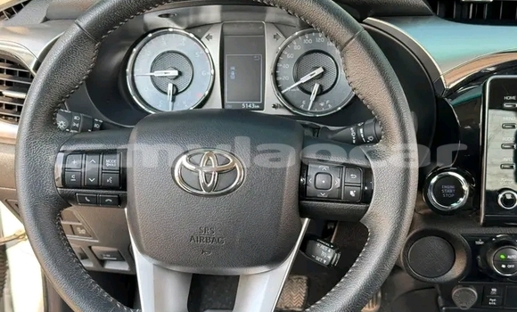 Acheter Occasion Voiture Toyota Hiluxe Revo Blanc à Luang Prabang, Louangphabang Province Acheter Occasion Voiture Toyota Hiluxe Revo Blanc à Luang Prabang, Louangphabang Province