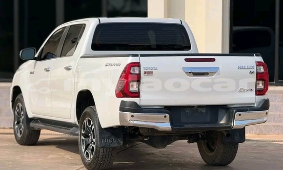Acheter Occasion Voiture Toyota Hiluxe Revo Blanc à Luang Prabang, Louangphabang Province Acheter Occasion Voiture Toyota Hiluxe Revo Blanc à Luang Prabang, Louangphabang Province