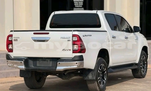 Acheter Occasion Voiture Toyota Hiluxe Revo Blanc à Luang Prabang, Louangphabang Province Acheter Occasion Voiture Toyota Hiluxe Revo Blanc à Luang Prabang, Louangphabang Province