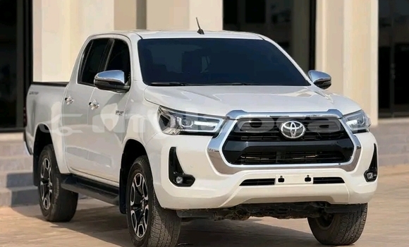 Acheter Occasion Voiture Toyota Hiluxe Revo Blanc à Luang Prabang, Louangphabang Province Acheter Occasion Voiture Toyota Hiluxe Revo Blanc à Luang Prabang, Louangphabang Province