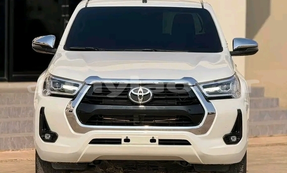 Acheter Occasion Voiture Toyota Hiluxe Revo Blanc à Luang Prabang, Louangphabang Province Acheter Occasion Voiture Toyota Hiluxe Revo Blanc à Luang Prabang, Louangphabang Province