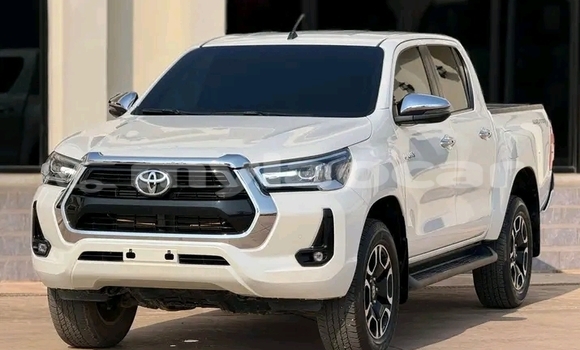 Acheter Occasion Voiture Toyota Hiluxe Revo Blanc à Luang Prabang, Louangphabang Province Acheter Occasion Voiture Toyota Hiluxe Revo Blanc à Luang Prabang, Louangphabang Province