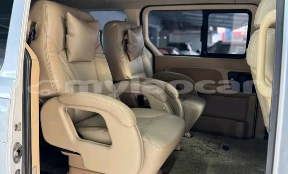 Acheter Occasion Voiture Hyundai Grand Starex Autre à Saravan, Salavan Province Acheter Occasion Voiture Hyundai Grand Starex Autre à Saravan, Salavan Province