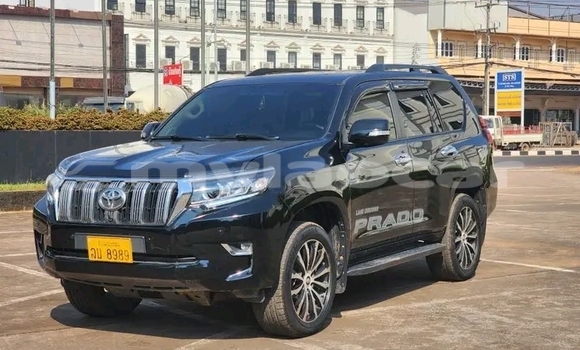 Acheter Occasion Voiture Toyota Prado Noir à Luang Prabang, Louangphabang Province Acheter Occasion Voiture Toyota Prado Noir à Luang Prabang, Louangphabang Province