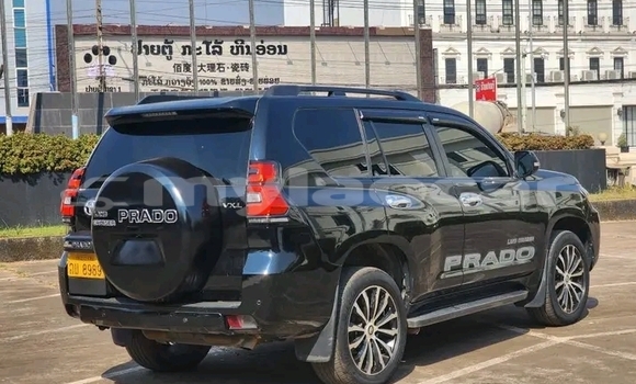 Acheter Occasion Voiture Toyota Prado Noir à Luang Prabang, Louangphabang Province Acheter Occasion Voiture Toyota Prado Noir à Luang Prabang, Louangphabang Province