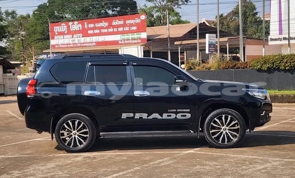 Acheter Occasion Voiture Toyota Prado Noir à Luang Prabang, Louangphabang Province Acheter Occasion Voiture Toyota Prado Noir à Luang Prabang, Louangphabang Province