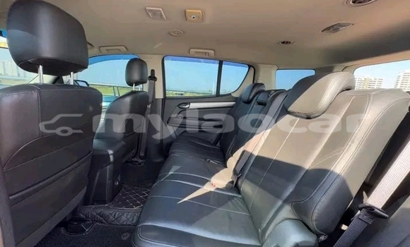 Acheter Occasion Voiture Chevrolet TrailBlazer Rouge à Saravan, Salavan Province Acheter Occasion Voiture Chevrolet TrailBlazer Rouge à Saravan, Salavan Province