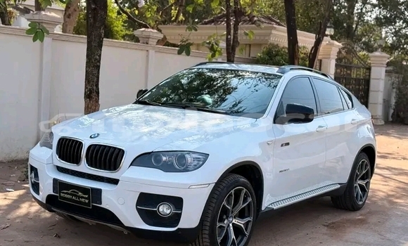 Acheter Occasion Voiture BMW X5 Blanc à Luang Namtha, Luang Namtha Province Acheter Occasion Voiture BMW X5 Blanc à Luang Namtha, Luang Namtha Province