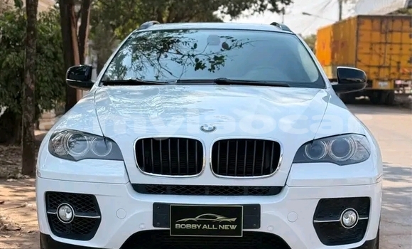 Acheter Occasion Voiture BMW X5 Blanc à Luang Namtha, Luang Namtha Province Acheter Occasion Voiture BMW X5 Blanc à Luang Namtha, Luang Namtha Province