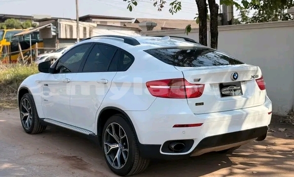 Acheter Occasion Voiture BMW X5 Blanc à Luang Namtha, Luang Namtha Province Acheter Occasion Voiture BMW X5 Blanc à Luang Namtha, Luang Namtha Province