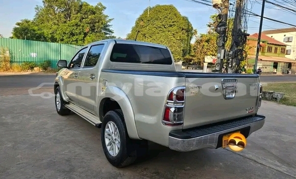 Acheter Occasion Voiture Toyota Hiluxe VIGO Autre à Luang Namtha, Luang Namtha Province Acheter Occasion Voiture Toyota Hiluxe VIGO Autre à Luang Namtha, Luang Namtha Province