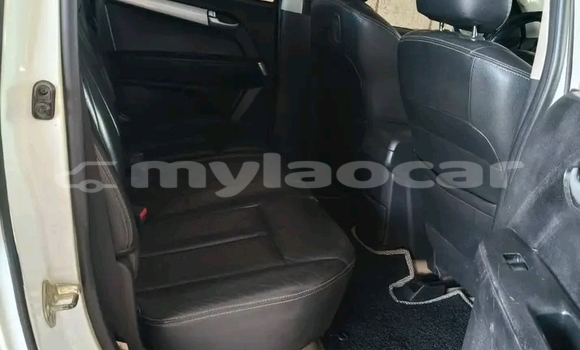 Acheter Occasion Voiture Isuzu D–MAX Blanc à Luang Namtha, Luang Namtha Province Acheter Occasion Voiture Isuzu D–MAX Blanc à Luang Namtha, Luang Namtha Province