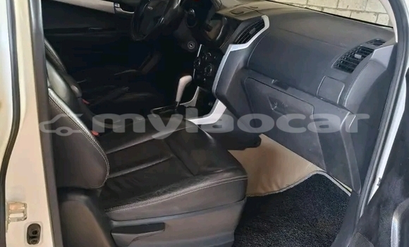 Acheter Occasion Voiture Isuzu D–MAX Blanc à Luang Namtha, Luang Namtha Province Acheter Occasion Voiture Isuzu D–MAX Blanc à Luang Namtha, Luang Namtha Province