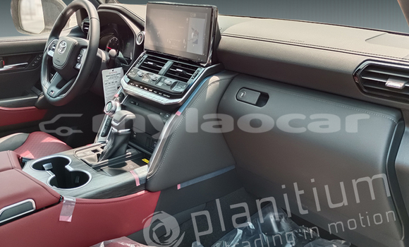 Buy Used Toyota Land Cruiser White Car in Import - Dubai in Attapeu Province Buy Used Toyota Land Cruiser White Car in Import - Dubai in Attapeu Province