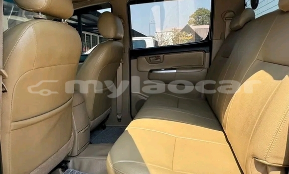 Acheter Occasion Voiture Toyota Hiluxe Revo Blanc à Luang Namtha, Luang Namtha Province Acheter Occasion Voiture Toyota Hiluxe Revo Blanc à Luang Namtha, Luang Namtha Province