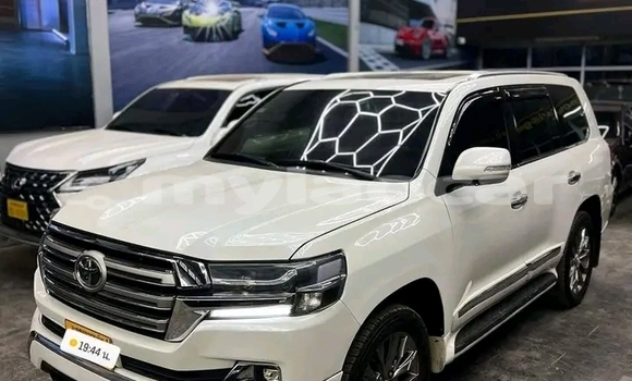 Acheter Occasion Voiture Toyota Land Cruiser Blanc à Vientiane, Vientiane Province Acheter Occasion Voiture Toyota Land Cruiser Blanc à Vientiane, Vientiane Province