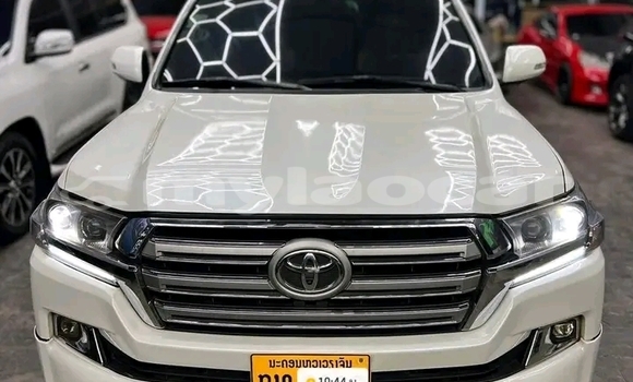 Acheter Occasion Voiture Toyota Land Cruiser Blanc à Vientiane, Vientiane Province Acheter Occasion Voiture Toyota Land Cruiser Blanc à Vientiane, Vientiane Province