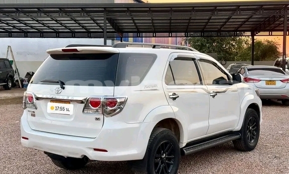 Acheter Occasion Voiture Toyota Fortuner Blanc à Vientiane, Vientiane Province Acheter Occasion Voiture Toyota Fortuner Blanc à Vientiane, Vientiane Province