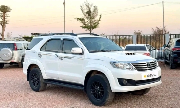 Acheter Occasion Voiture Toyota Fortuner Blanc à Vientiane, Vientiane Province Acheter Occasion Voiture Toyota Fortuner Blanc à Vientiane, Vientiane Province