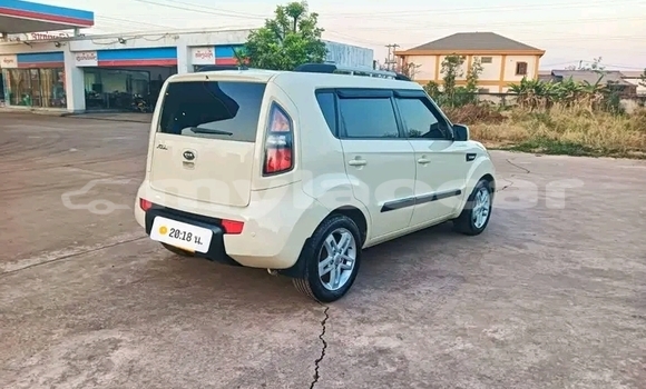 Acheter Occasion Voiture Kia Soul Blanc à Vientiane, Vientiane Province Acheter Occasion Voiture Kia Soul Blanc à Vientiane, Vientiane Province