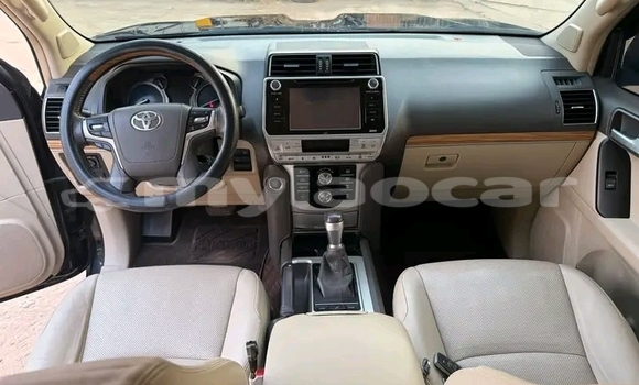 Acheter Occasion Voiture Toyota Prado Noir à Thakhek, Khammouan Province Acheter Occasion Voiture Toyota Prado Noir à Thakhek, Khammouan Province