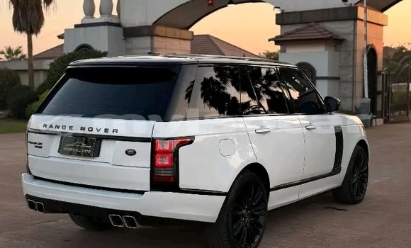 Acheter Occasion Voiture Range Rover Evoque Blanc à Vientiane, Vientiane Province Acheter Occasion Voiture Range Rover Evoque Blanc à Vientiane, Vientiane Province