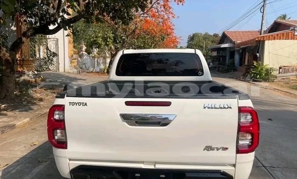 Acheter Occasion Voiture Toyota Hilux Blanc à Thakhek, Khammouan Province Acheter Occasion Voiture Toyota Hilux Blanc à Thakhek, Khammouan Province