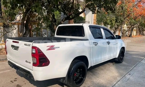 Acheter Occasion Voiture Toyota Hilux Blanc à Thakhek, Khammouan Province Acheter Occasion Voiture Toyota Hilux Blanc à Thakhek, Khammouan Province