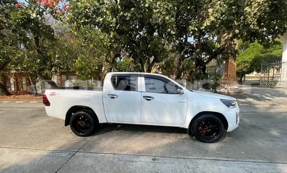 Acheter Occasion Voiture Toyota Hilux Blanc à Thakhek, Khammouan Province Acheter Occasion Voiture Toyota Hilux Blanc à Thakhek, Khammouan Province