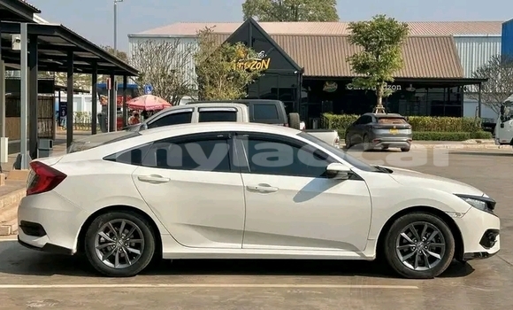 Acheter Occasion Voiture Honda Civic Blanc à Vientiane, Vientiane Province Acheter Occasion Voiture Honda Civic Blanc à Vientiane, Vientiane Province