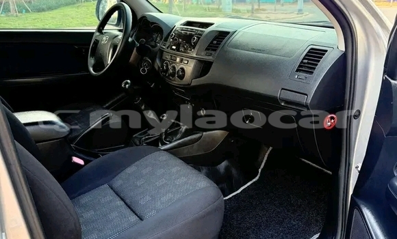 Acheter Occasion Voiture Toyota Hiluxe VIGO Blanc à Vientiane, Vientiane Province Acheter Occasion Voiture Toyota Hiluxe VIGO Blanc à Vientiane, Vientiane Province
