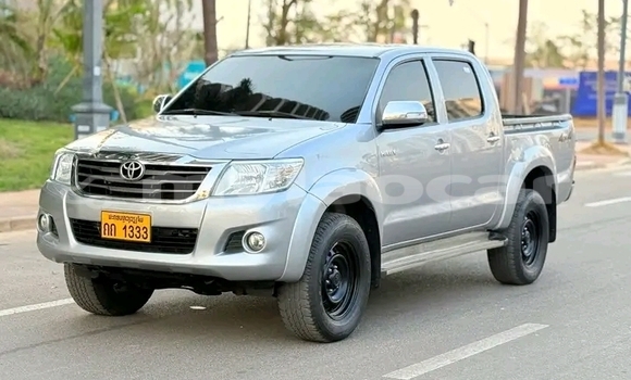Acheter Occasion Voiture Toyota Hiluxe VIGO Blanc à Vientiane, Vientiane Province Acheter Occasion Voiture Toyota Hiluxe VIGO Blanc à Vientiane, Vientiane Province