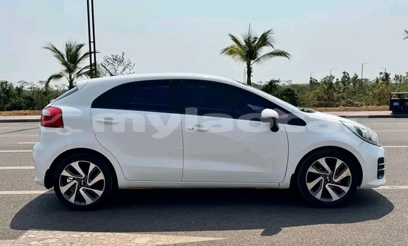 Acheter Occasion Voiture Kia Rio Blanc à Vientiane, Vientiane Province Acheter Occasion Voiture Kia Rio Blanc à Vientiane, Vientiane Province